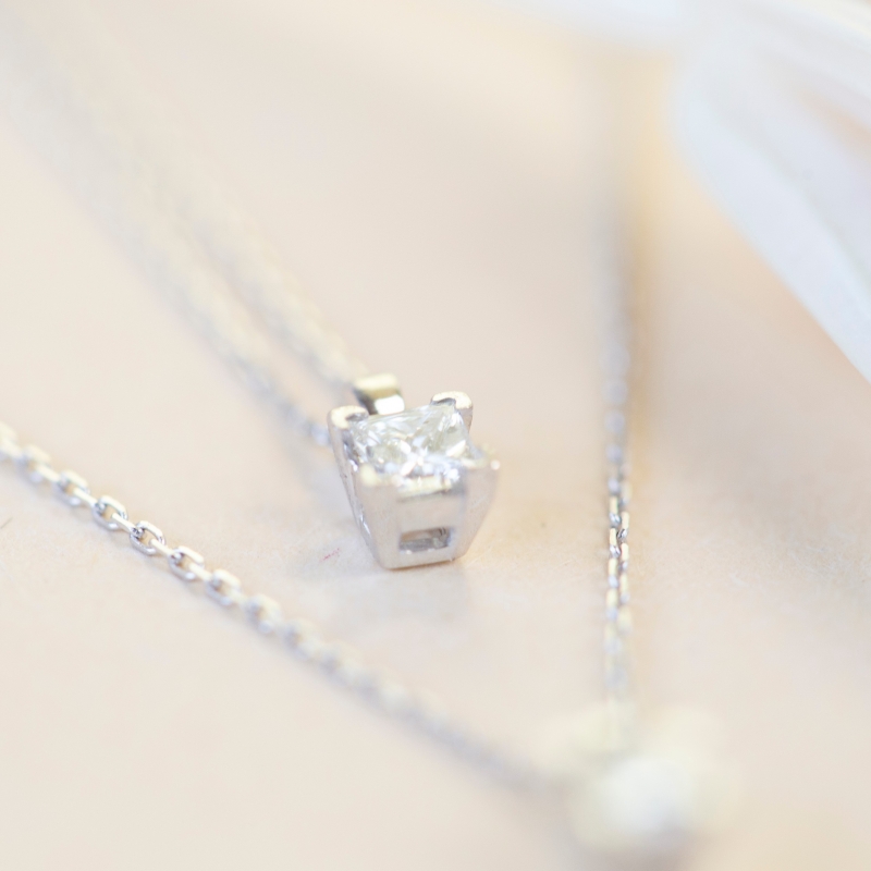 Goldanhänger mit Diamant 0,05 st. PZ008/0,05