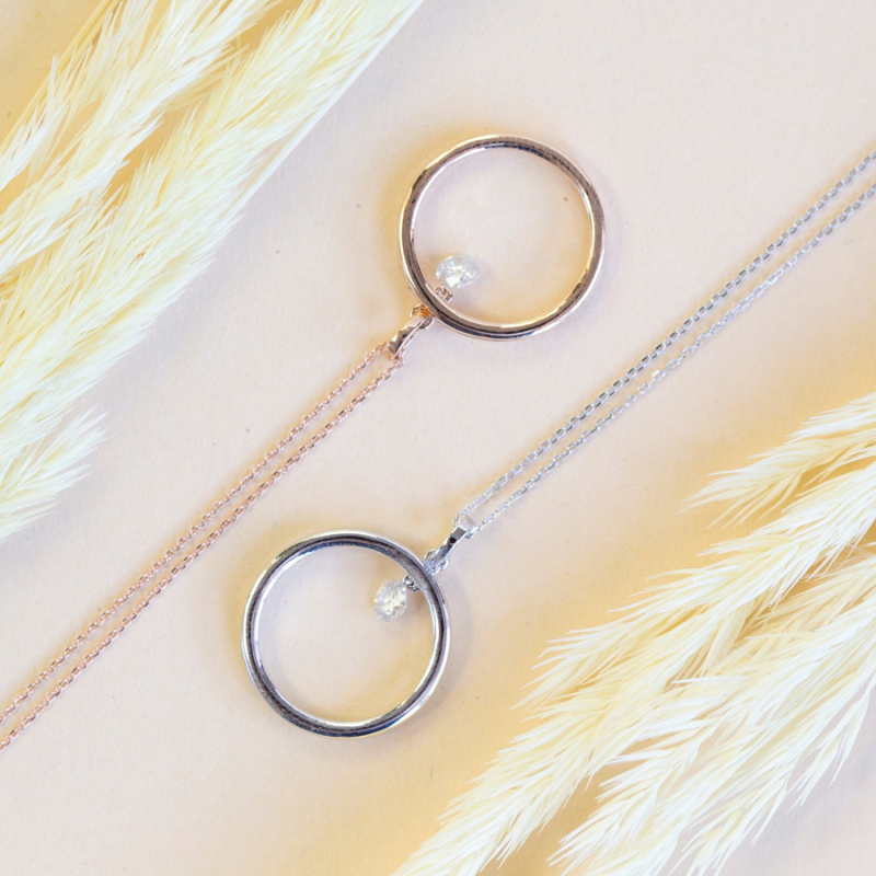 Goldene Halskette mit Diamanten PZ006